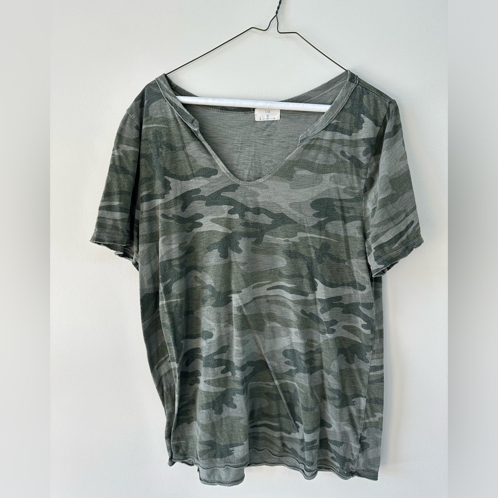 Anthropologie t.la brand v neck camo camouflage tee shirt sz xl